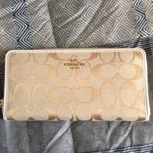 Coach wallet BRAND NEW